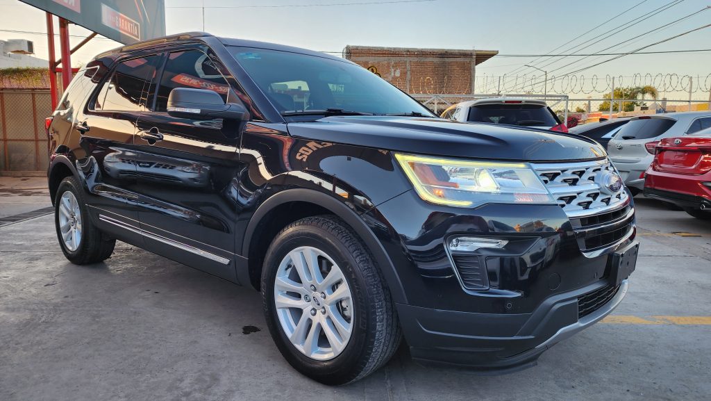 FORD EXPLORER XLT 2019