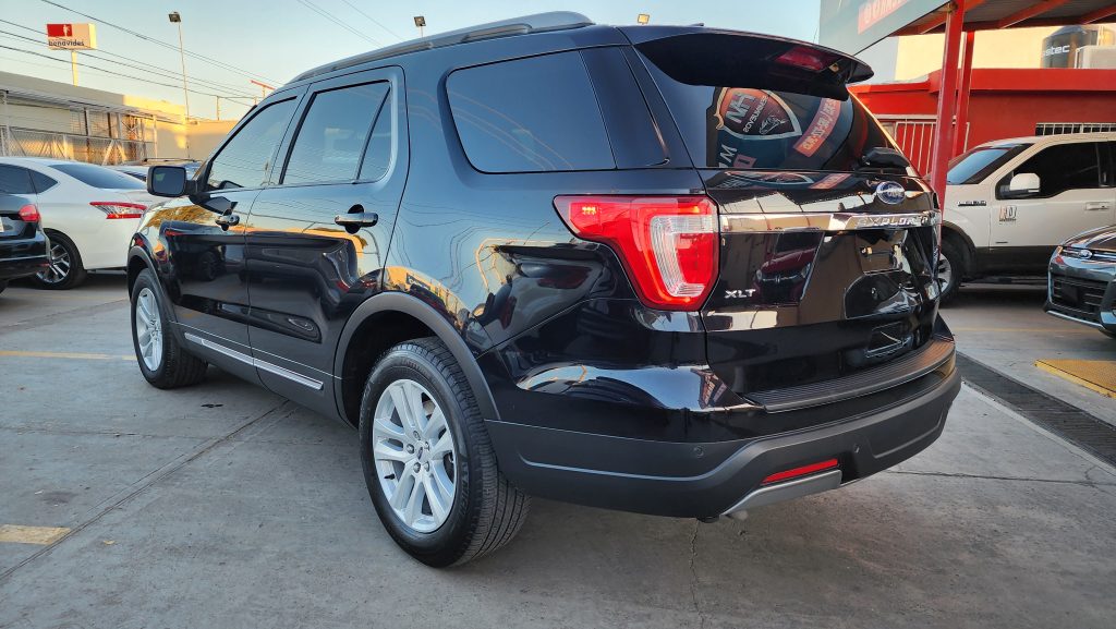 FORD EXPLORER XLT 2019